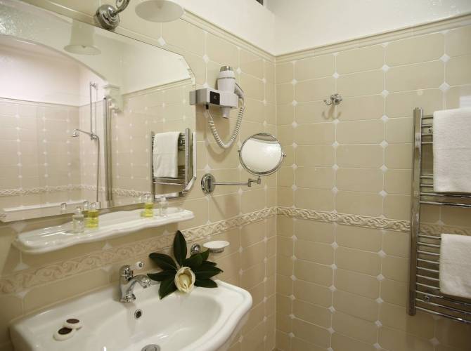 Salle de bain - Chambre double Confort Vue Magnolia